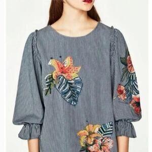 Zara embroidered Floral Denim balloon sleeve Top striped seersucker blouse small